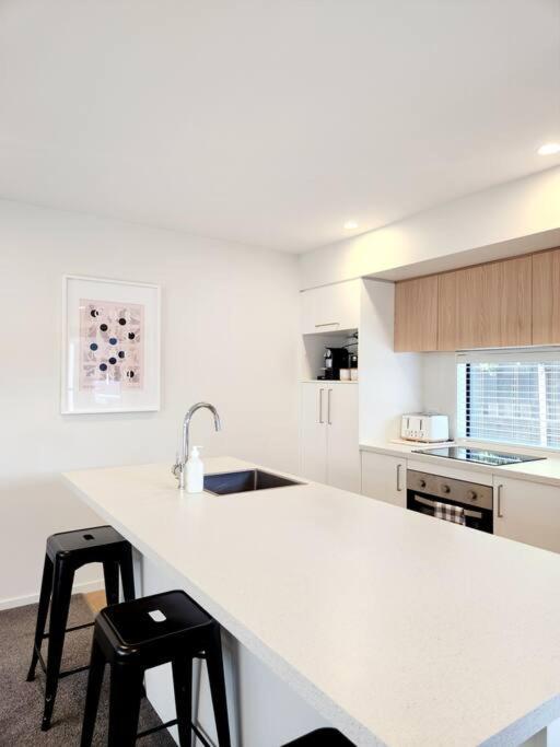 Central Home With Internal Garage - Close To Cbd! كريستتشيرش المظهر الخارجي الصورة
