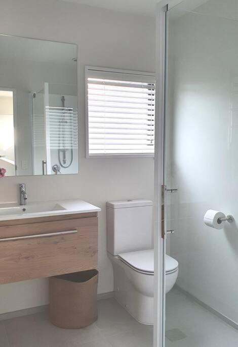 Central Home With Internal Garage - Close To Cbd! كريستتشيرش المظهر الخارجي الصورة