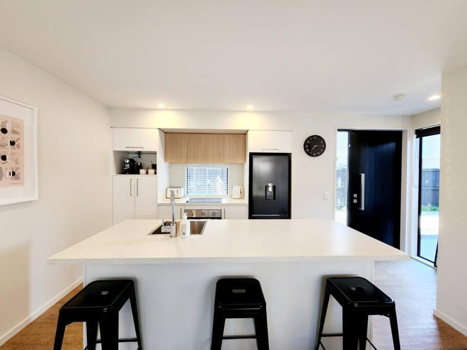 Central Home With Internal Garage - Close To Cbd! كريستتشيرش المظهر الخارجي الصورة