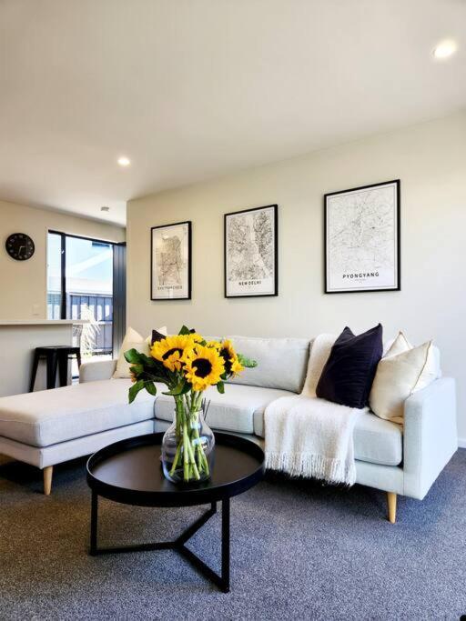 Central Home With Internal Garage - Close To Cbd! كريستتشيرش المظهر الخارجي الصورة